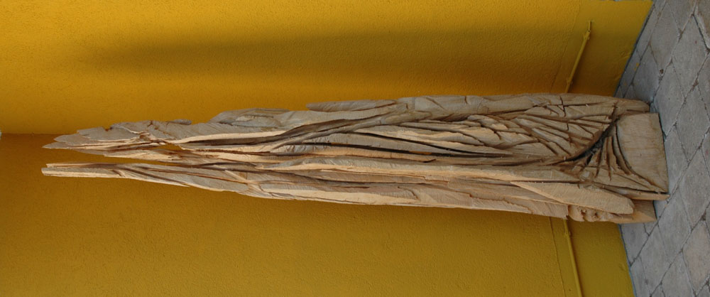 Holzskulptur beim Bildhauerkurs in der akademie.GERAS